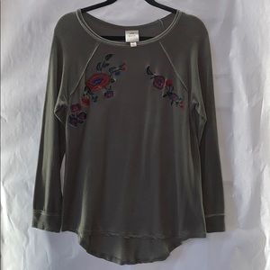 Knox Rose green long sleeve top w/ flowers size M